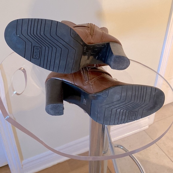 Diba Genuine Leather rustic boots 👢 in cognac / dark tan & ant. brass buckles. - Picture 4 of 7